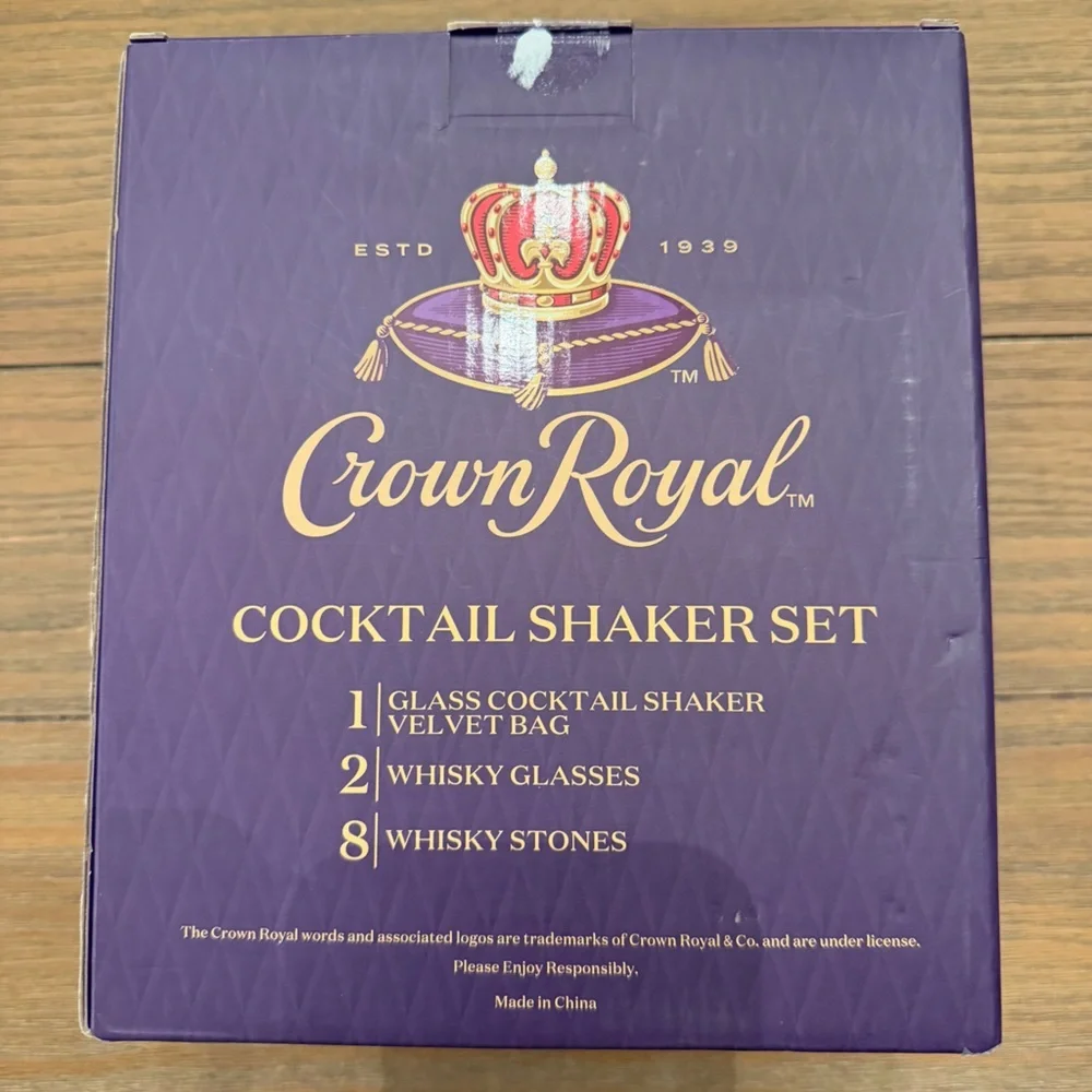 CROWN ROYAL 12 Piece Set Glass Cocktail Shaker 2 Glasses 8 Whiskey Stones & Bag